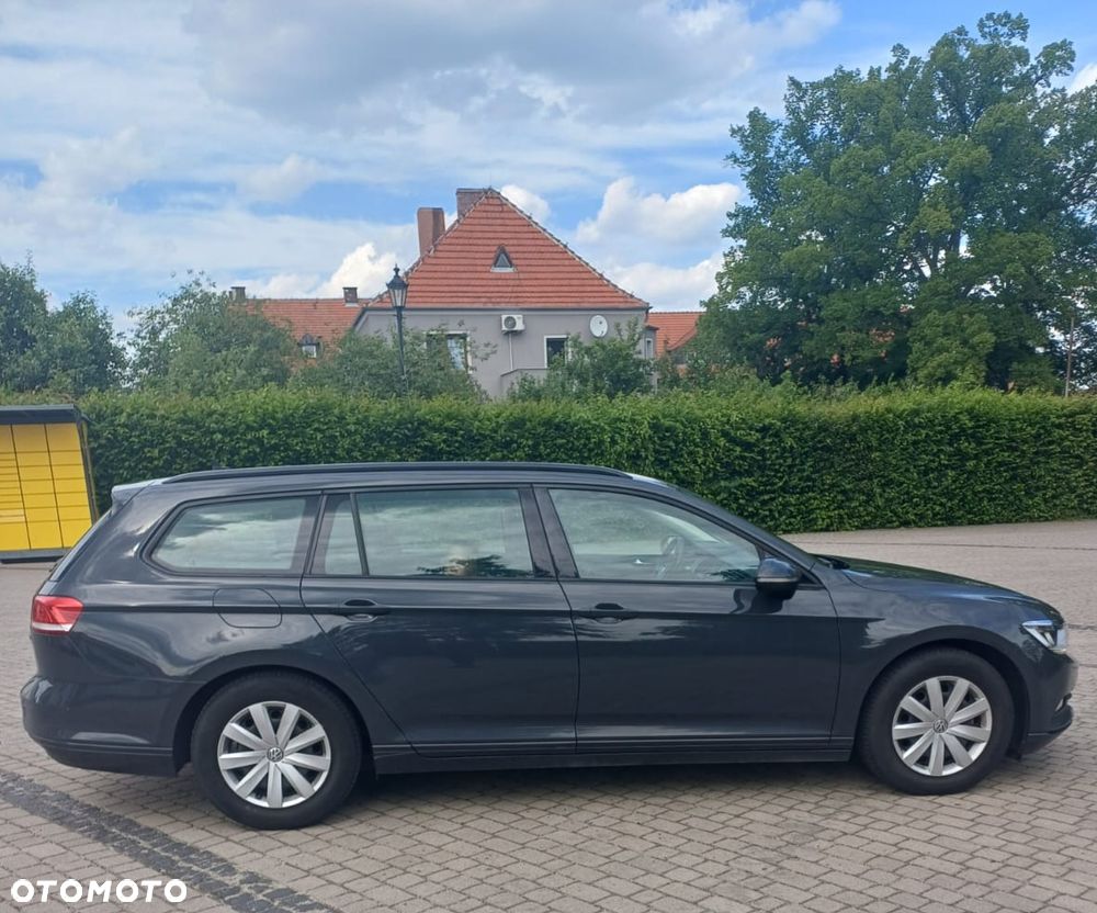 Volkswagen Passat 2.0 TDI (BlueMotion Technology) DSG Comfortline - 9
