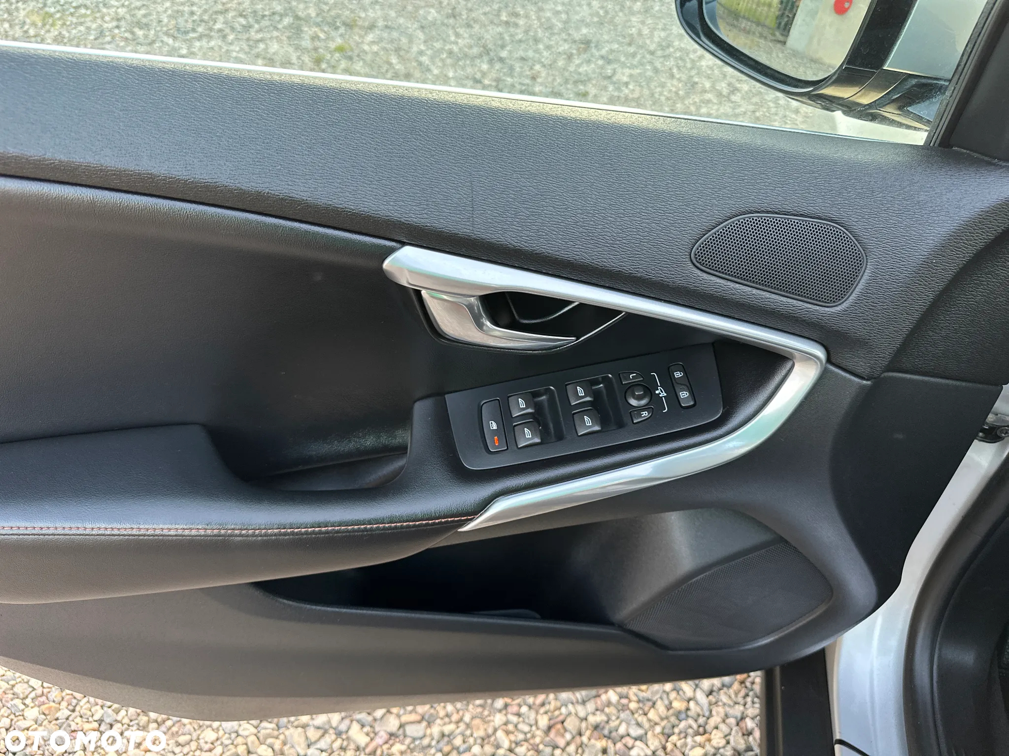 Volvo V40 Cross Country D2 Drive-E Ocean Race - 35