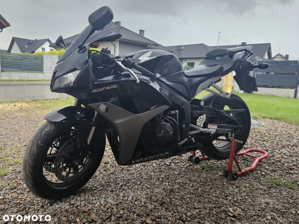 Honda CBR - 1
