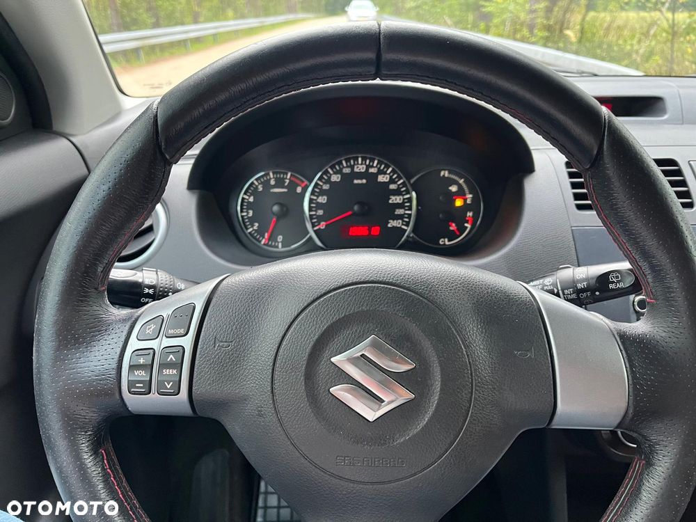 Suzuki Swift 1.6 Sport - 12