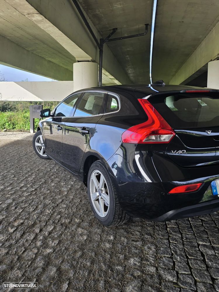 Volvo V40 D2 Powershift Momentum - 16