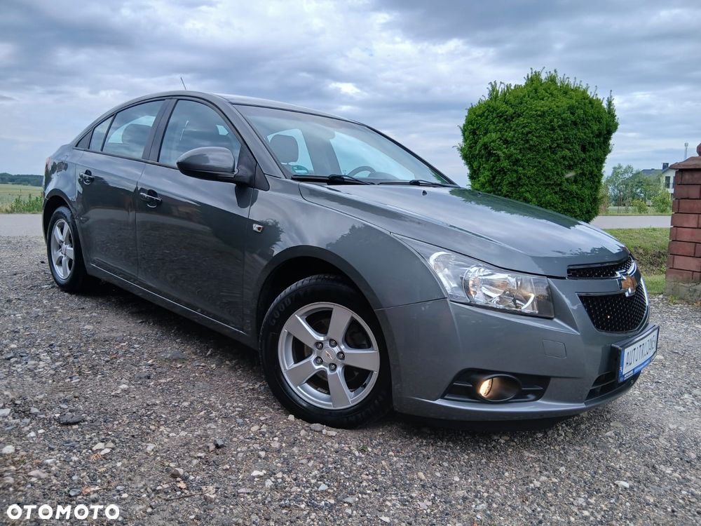 Chevrolet Cruze 1.8 LT+ - 12
