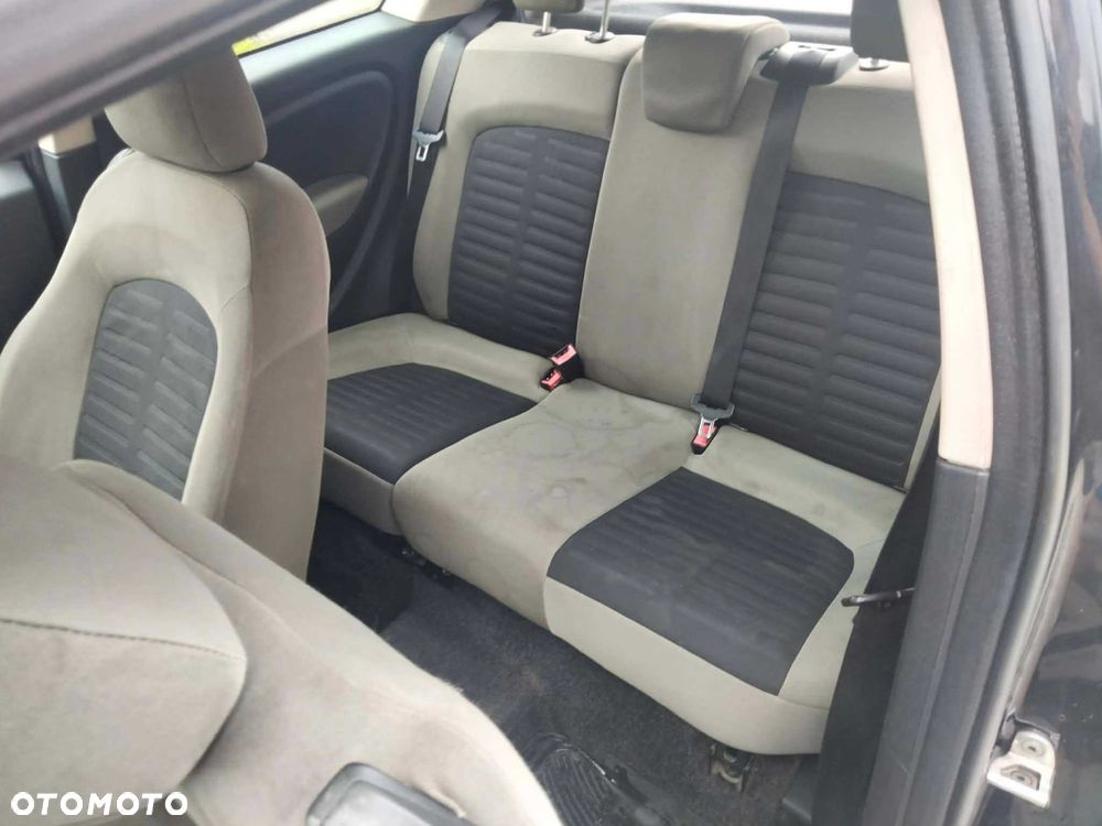 Fiat Grande Punto - 8