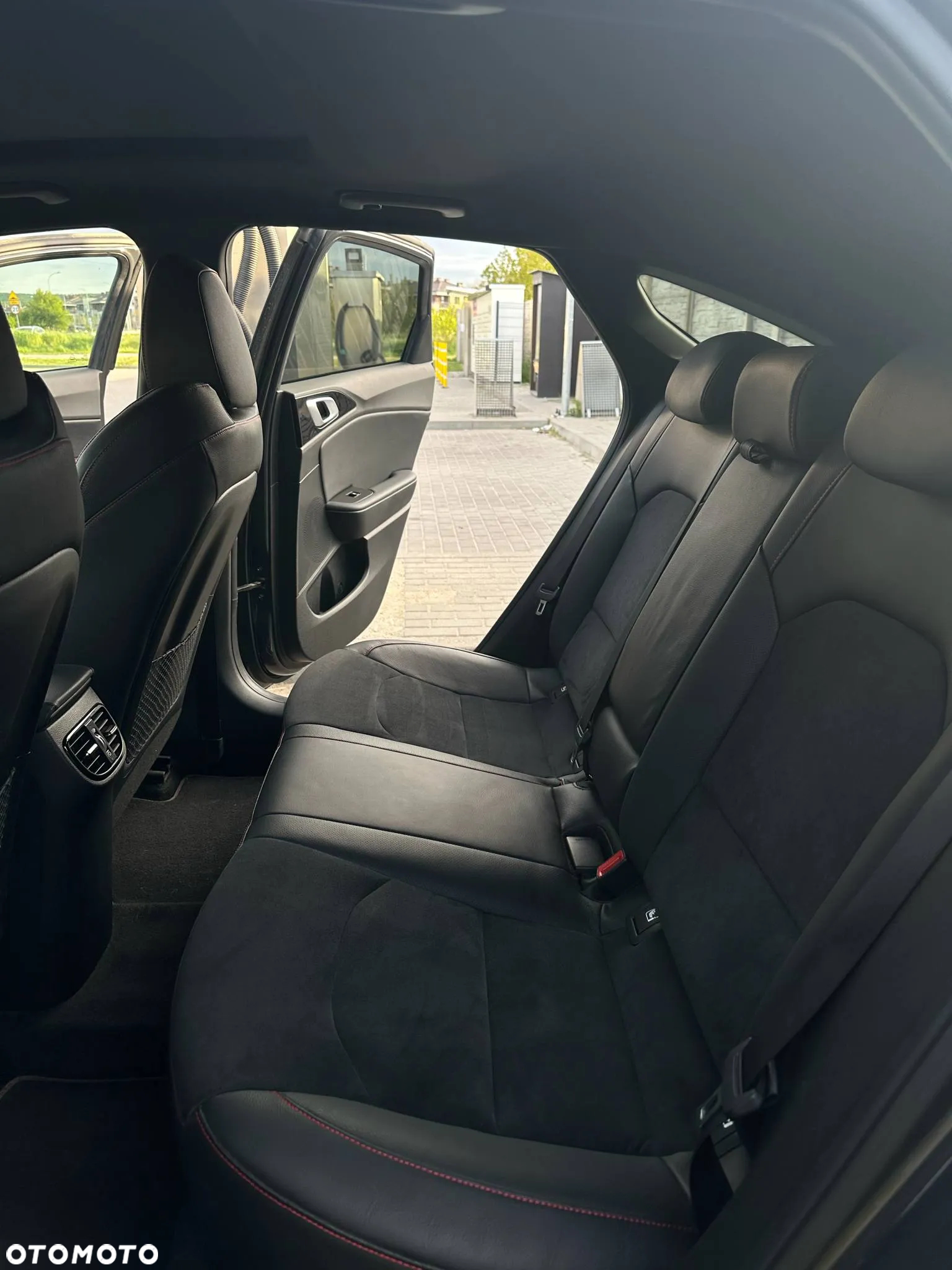 Kia ProCeed 1.6 T-GDI GT DCT - 13