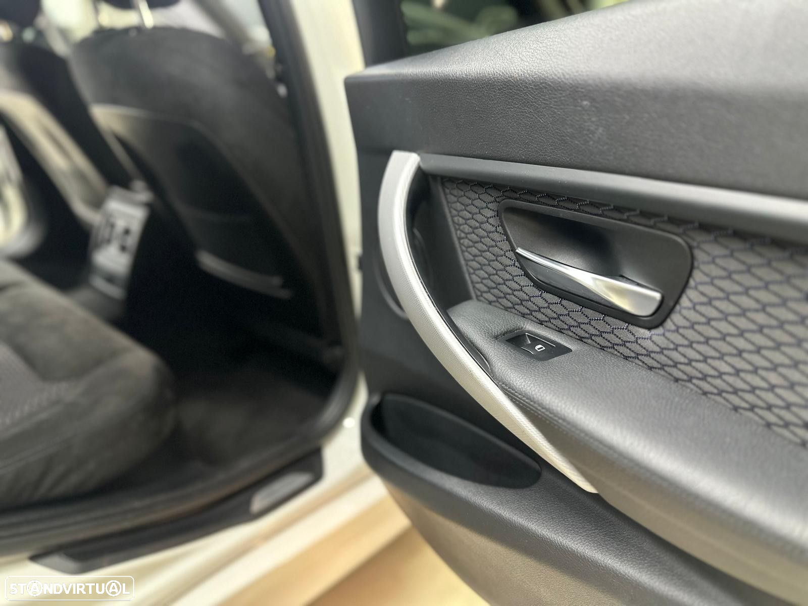 BMW 320 d Auto Pack M - 16