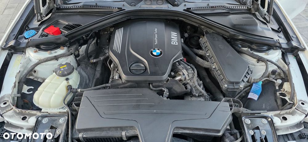 BMW Seria 3 320d xDrive Sport Line - 40