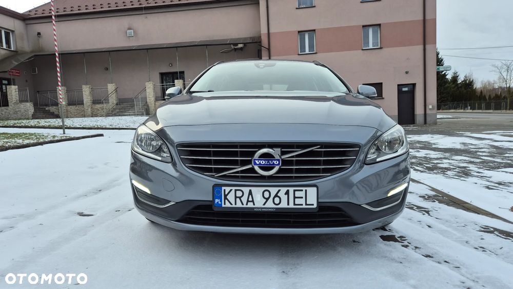 Volvo V60 D2 Summum - 10