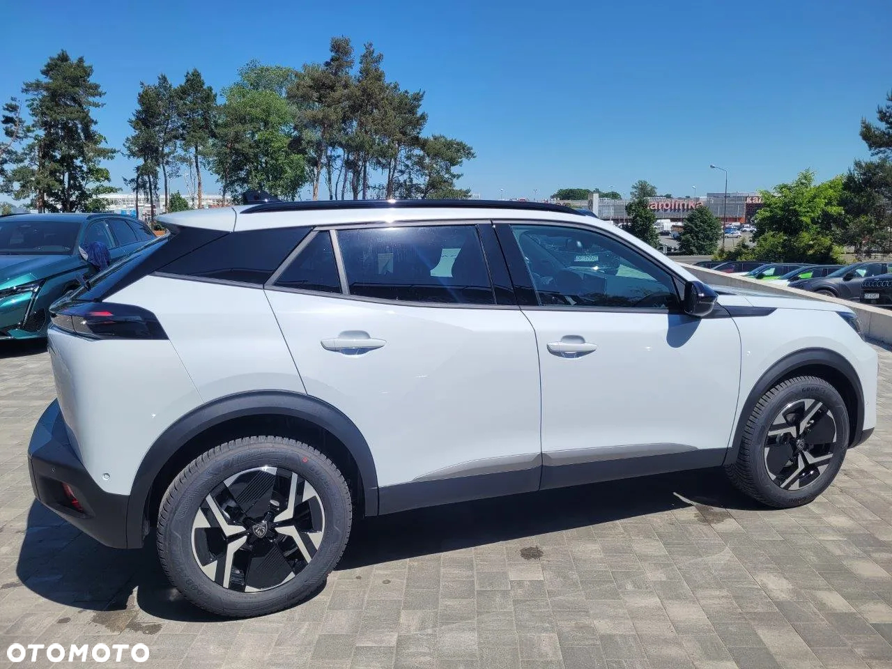 Peugeot 2008 PureTech 100 Allure S&S BVM6 - 8