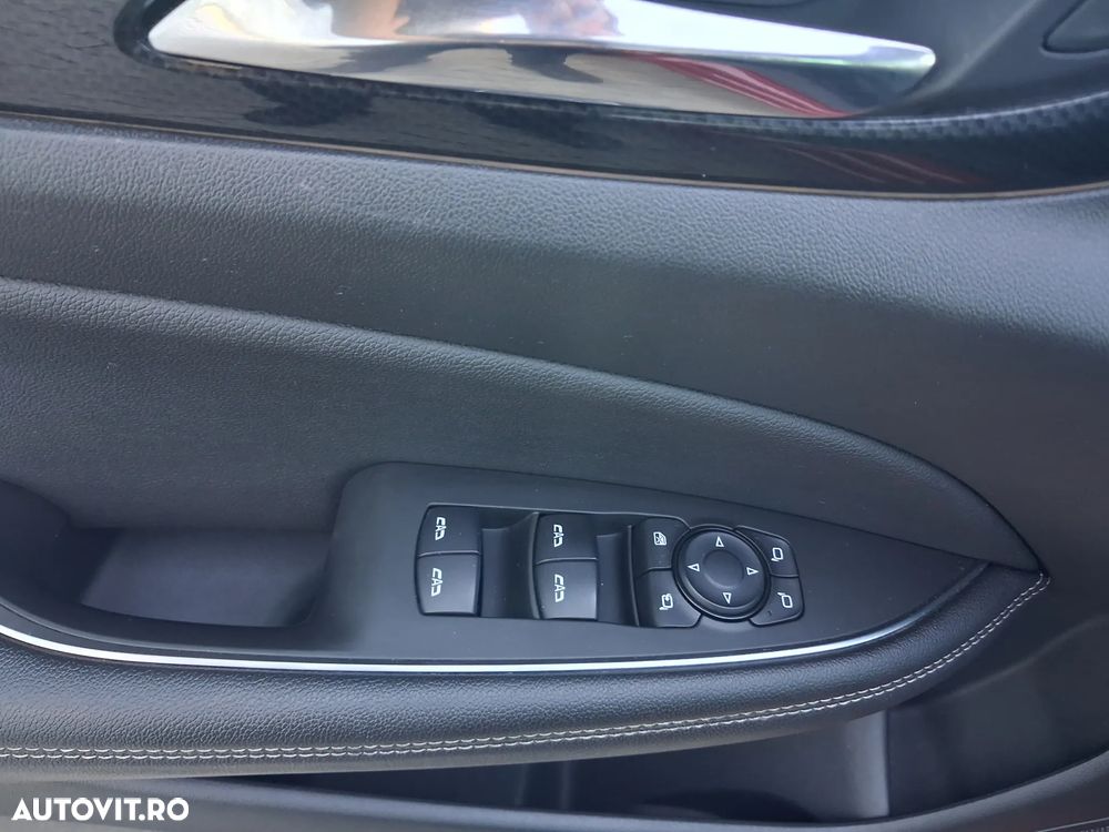 Opel Insignia - 11