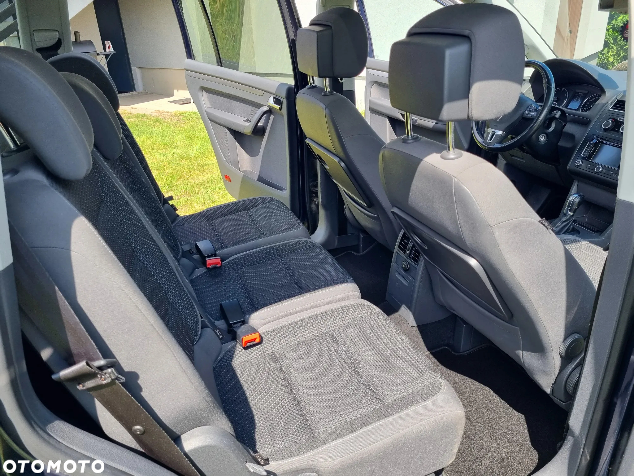 Volkswagen Touran 2.0 TDI DPF BlueMotion Technology DSG Highline - 12