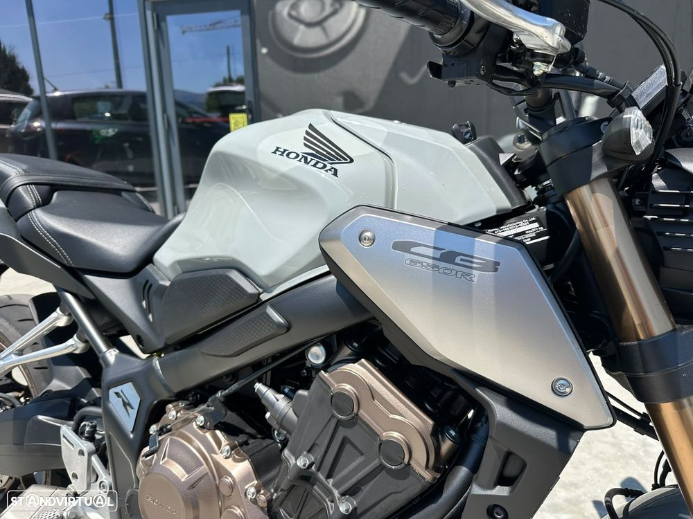 Honda CB 650 R - 6