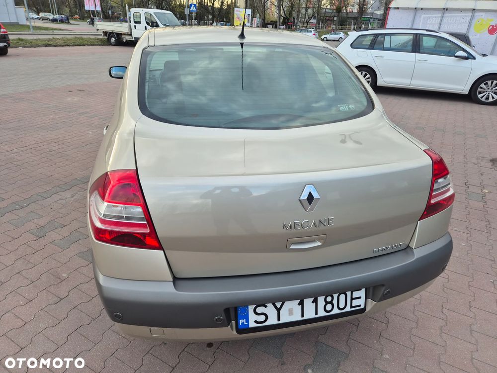 Renault Megane 1.6 16V Luxe Privilege - 4