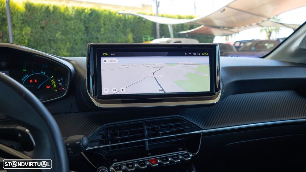 Peugeot 208 1.2 Hybrid Allure e-DCS6 - 8