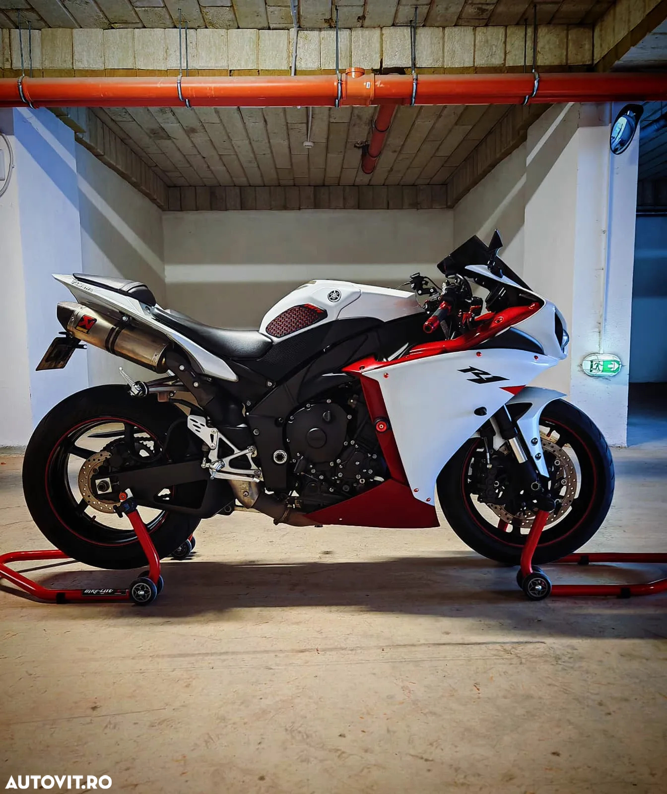 Yamaha YZF 1000 R1 - 2