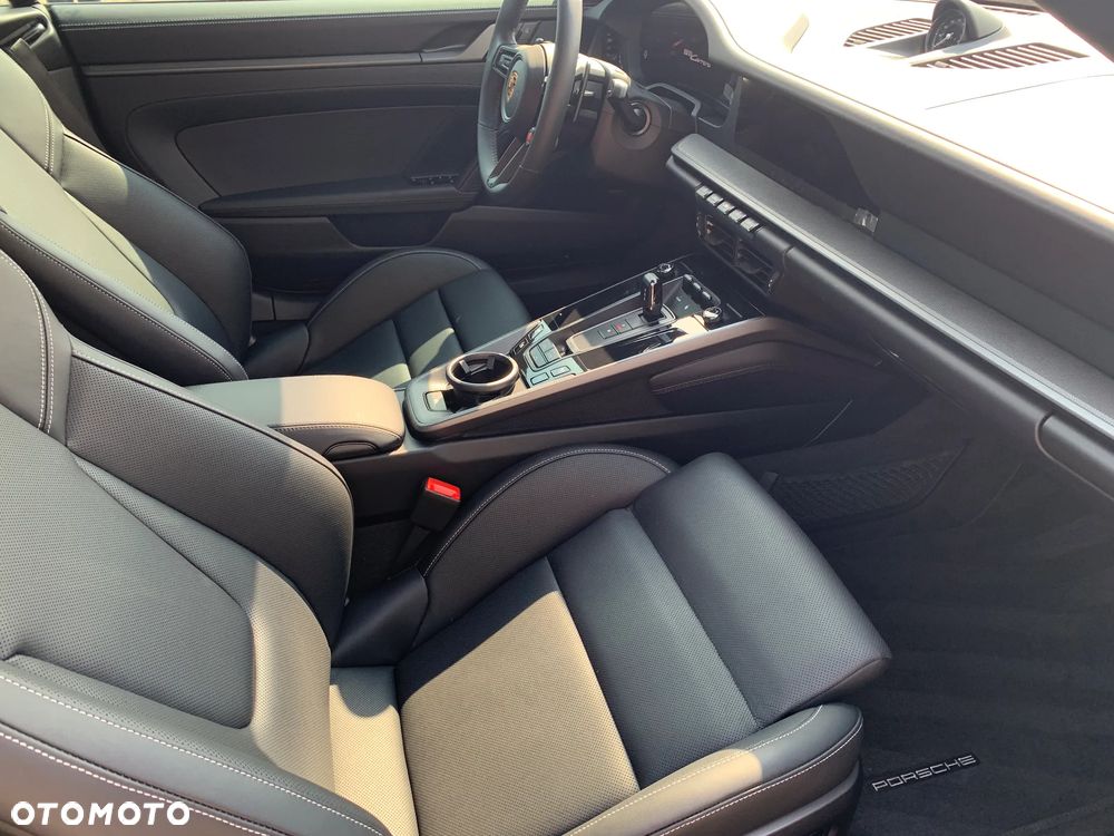 Porsche 911 Carrera PDK - 16