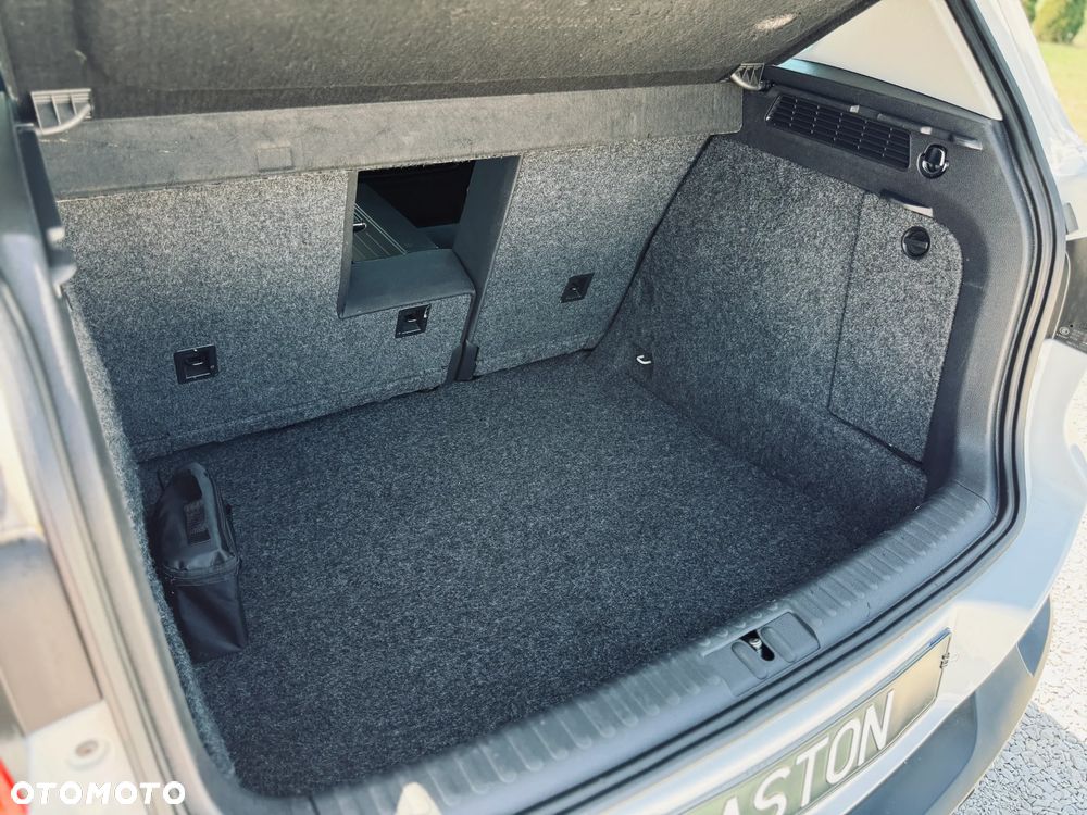 Volkswagen Tiguan 2.0 TDI DPF BlueMotion Technology Lounge Sport & Style - 16