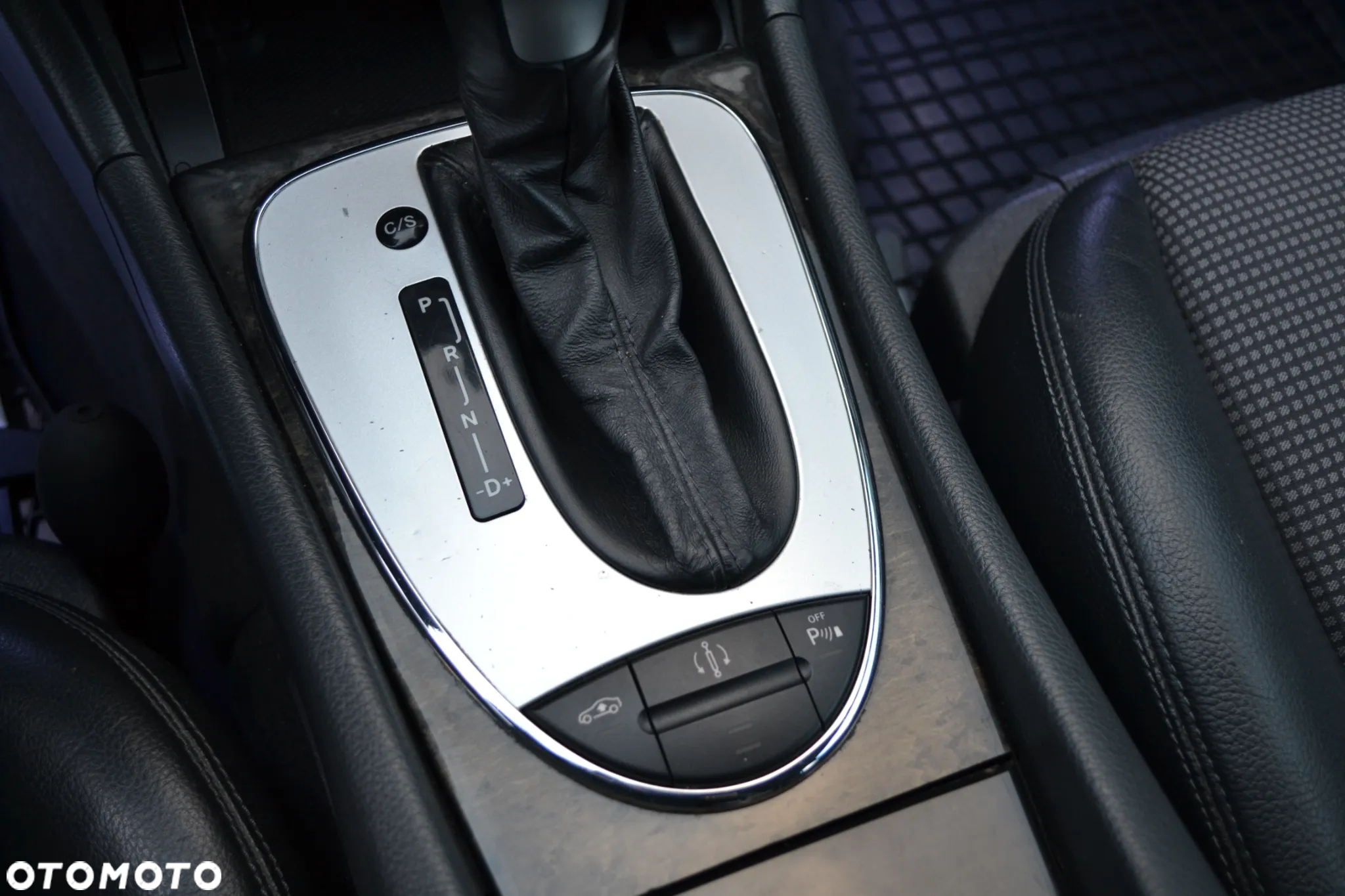 Mercedes-Benz Klasa E 240 4-Matic T Avantgarde - 22