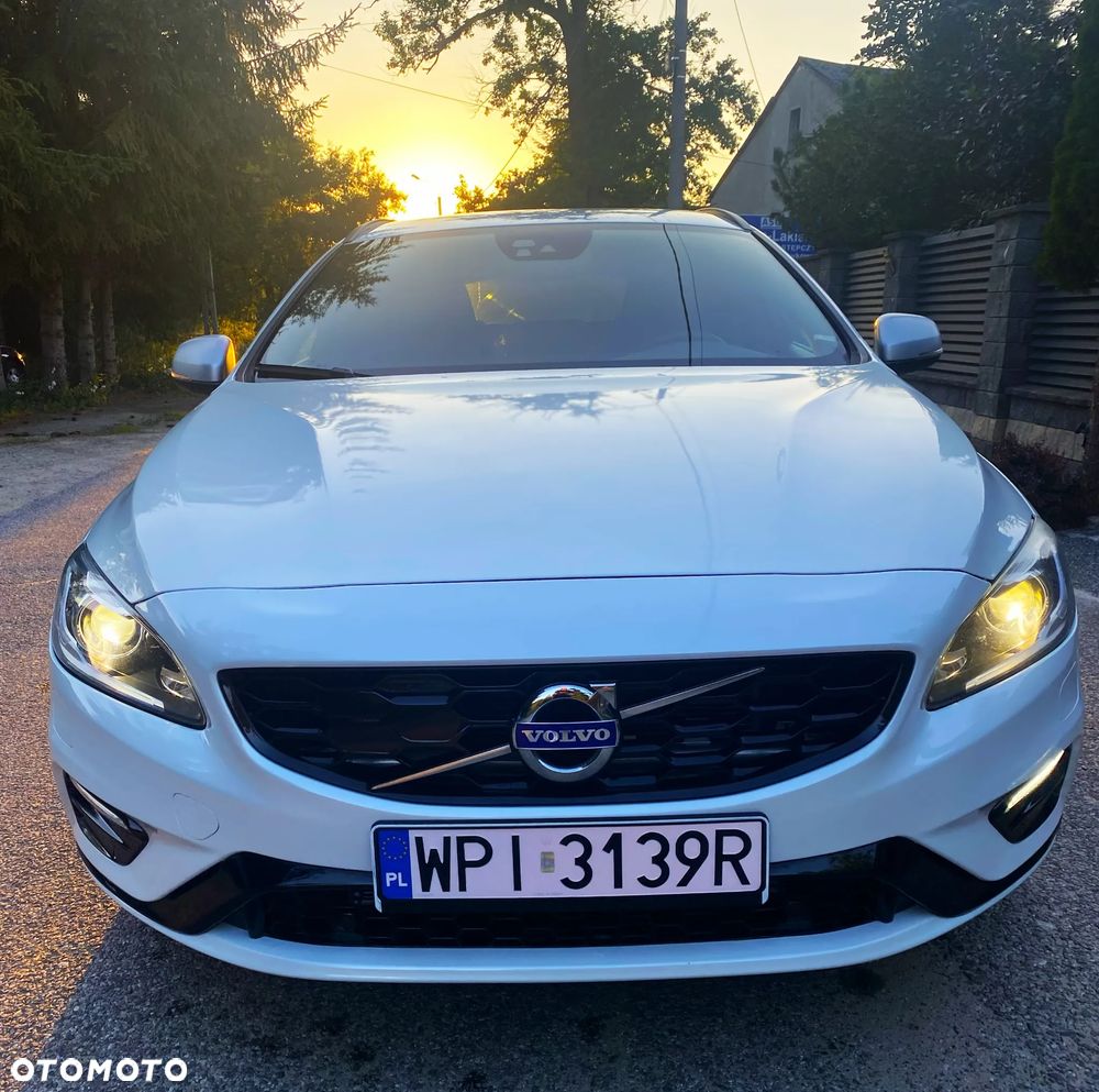 Volvo V60 D4 AWD Geartronic RDesign - 4