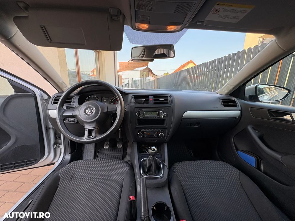 Volkswagen Jetta 1.6 TDI DPF Trendline - 9