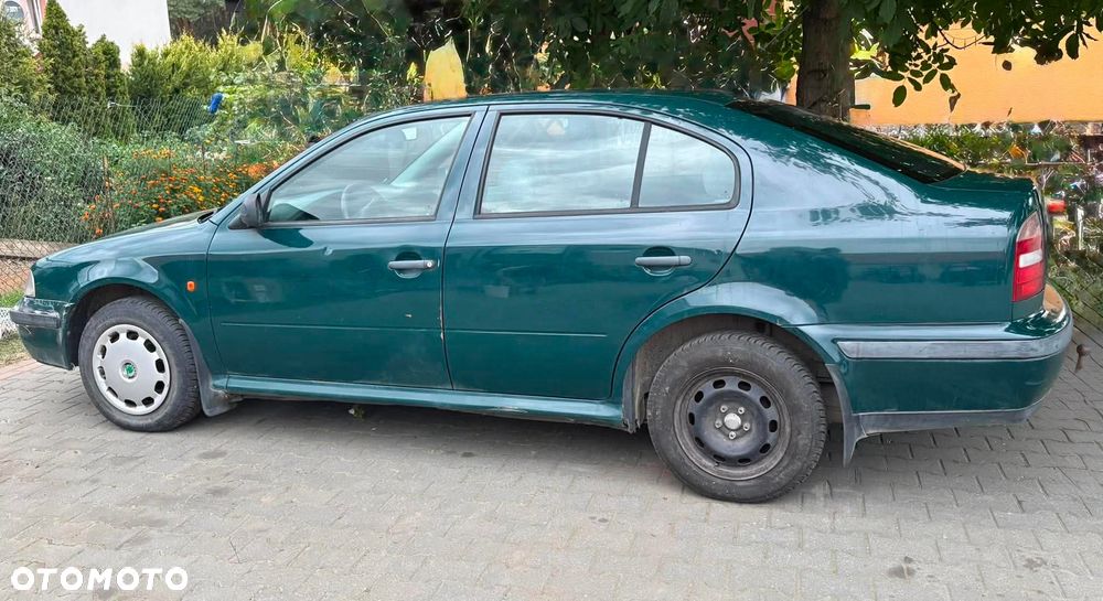 Skoda Octavia 1.6 Classic - 1