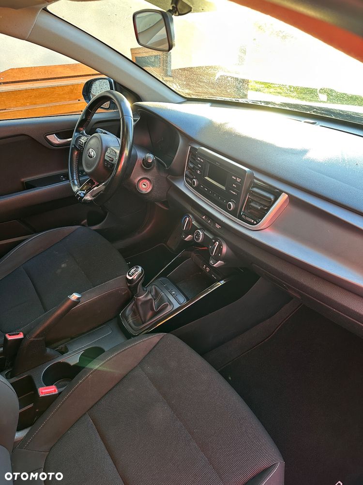 Kia Rio - 10