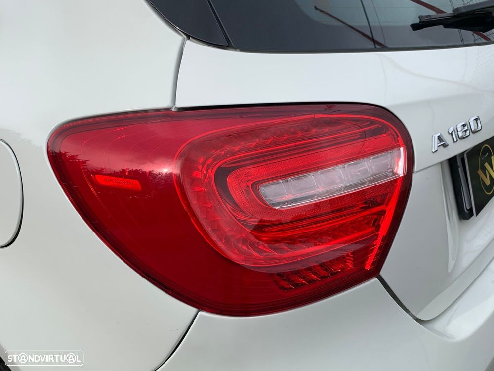 Mercedes-Benz A 180 d AMG Line - 23