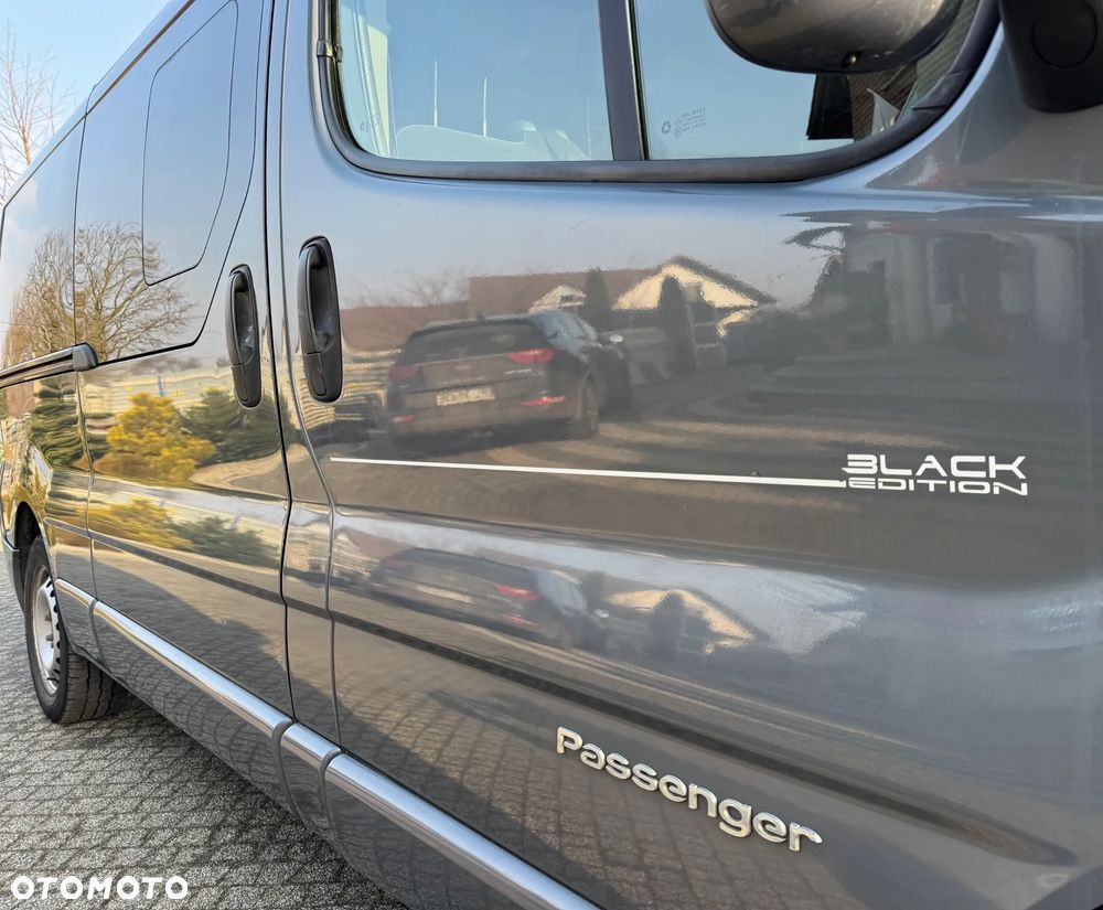 Renault Trafic Grand Passenger Black Edition - 25