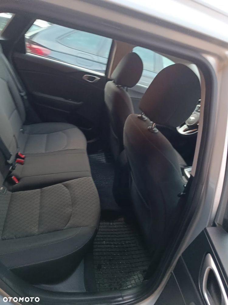 Kia Ceed 1.6 CRDi SCR M DCT - 41