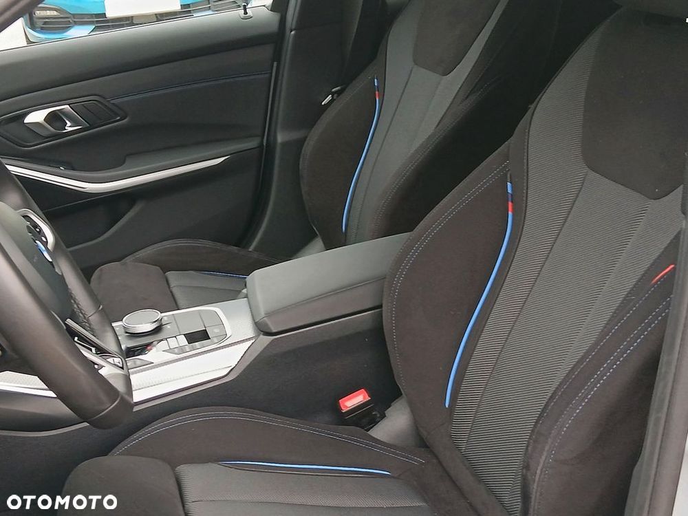 BMW Seria 3 318i M Sport - 19