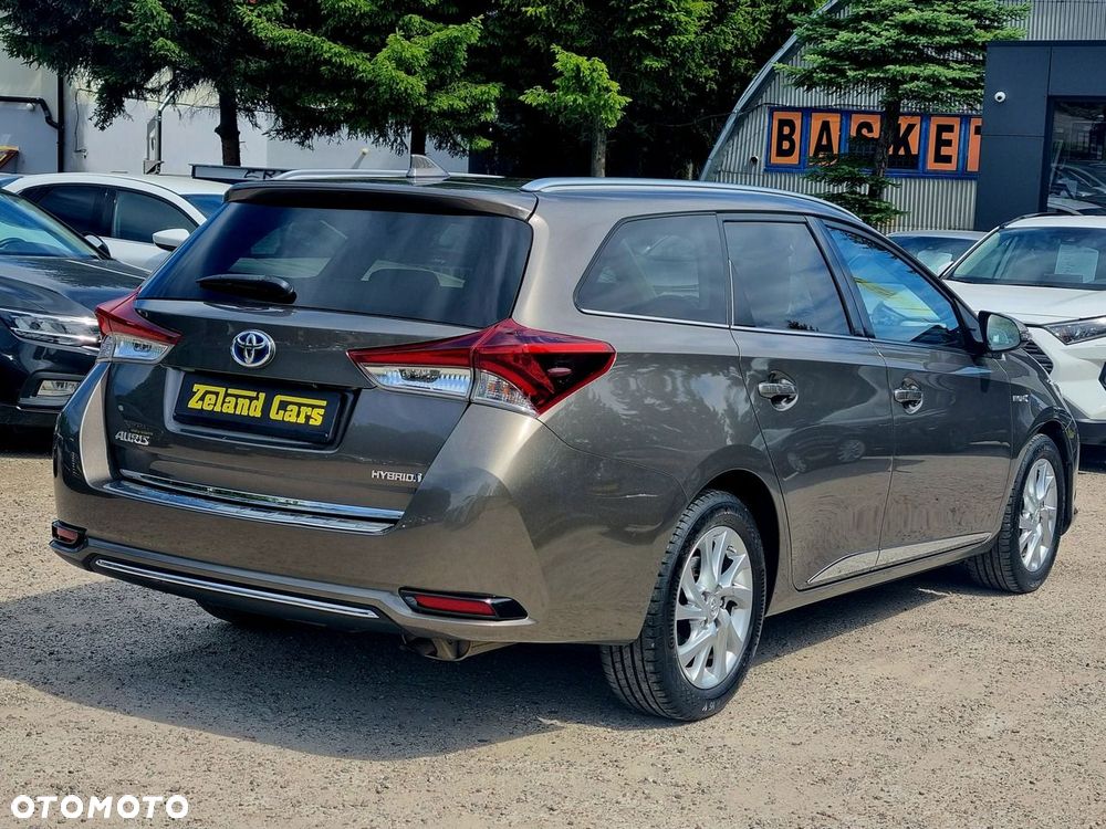 Toyota Auris Hybrid 135 Selection - 5