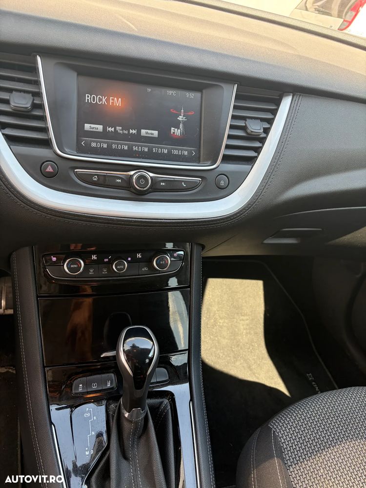 Opel Grandland X 1.2 Turbo START/STOP Aut. Enjoy - 6