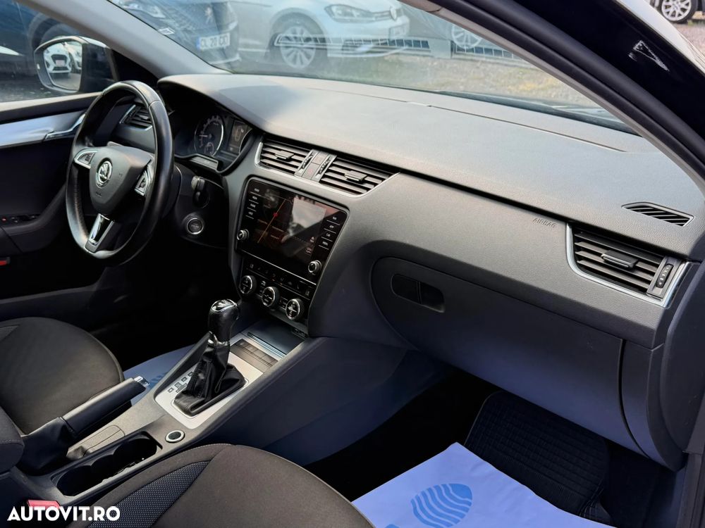 Skoda Octavia 1.6 TDI DSG Ambition - 13