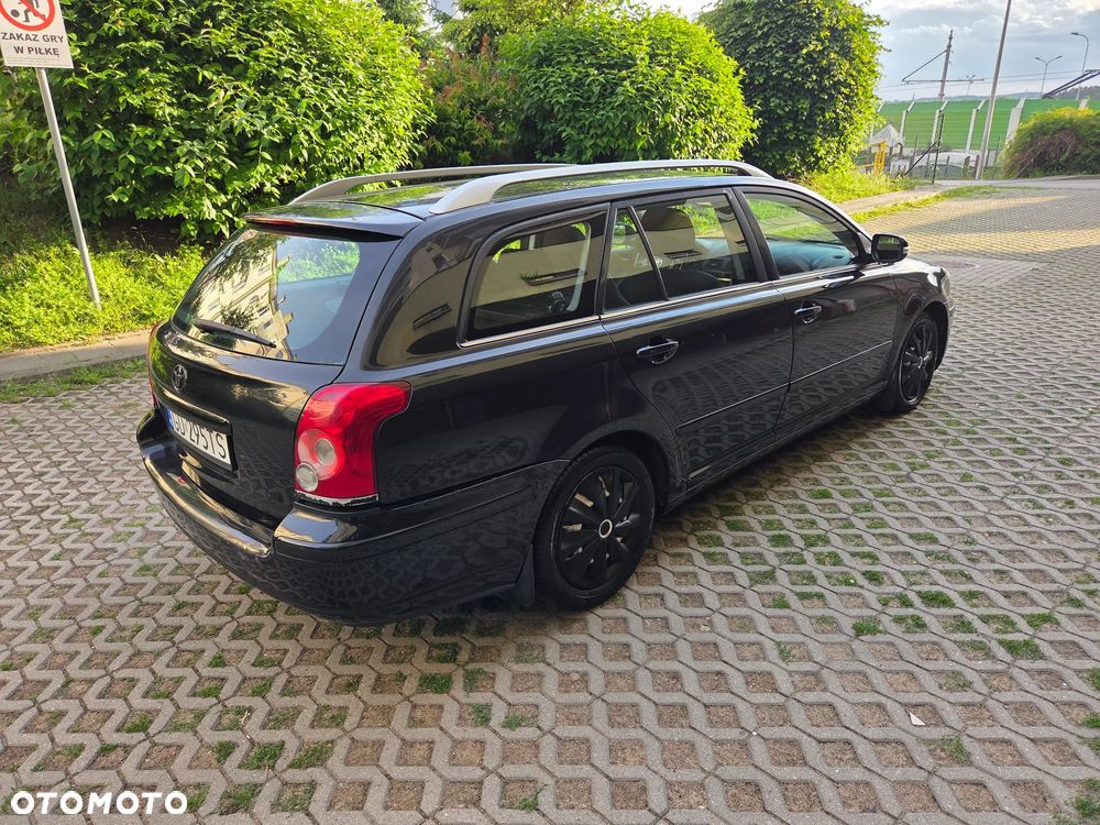 Toyota Avensis 2.0 D-4D Sol - 23