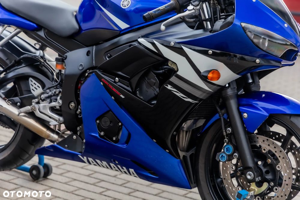 Yamaha R6 - 12