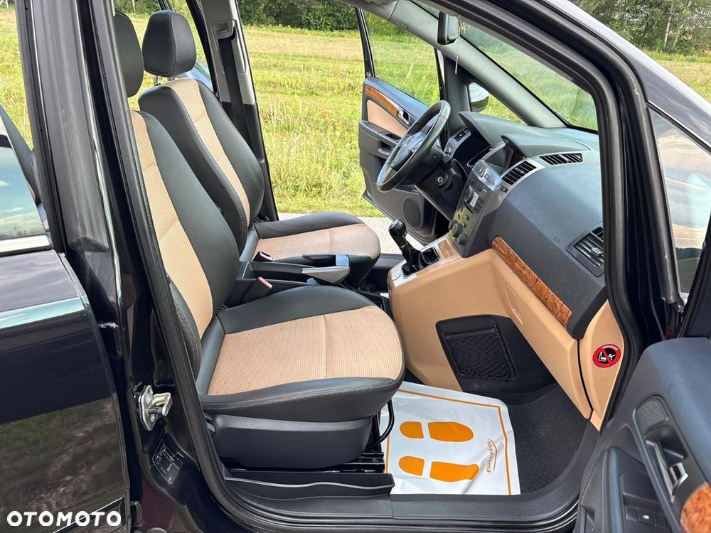 Opel Zafira 1.6 Cosmo - 28