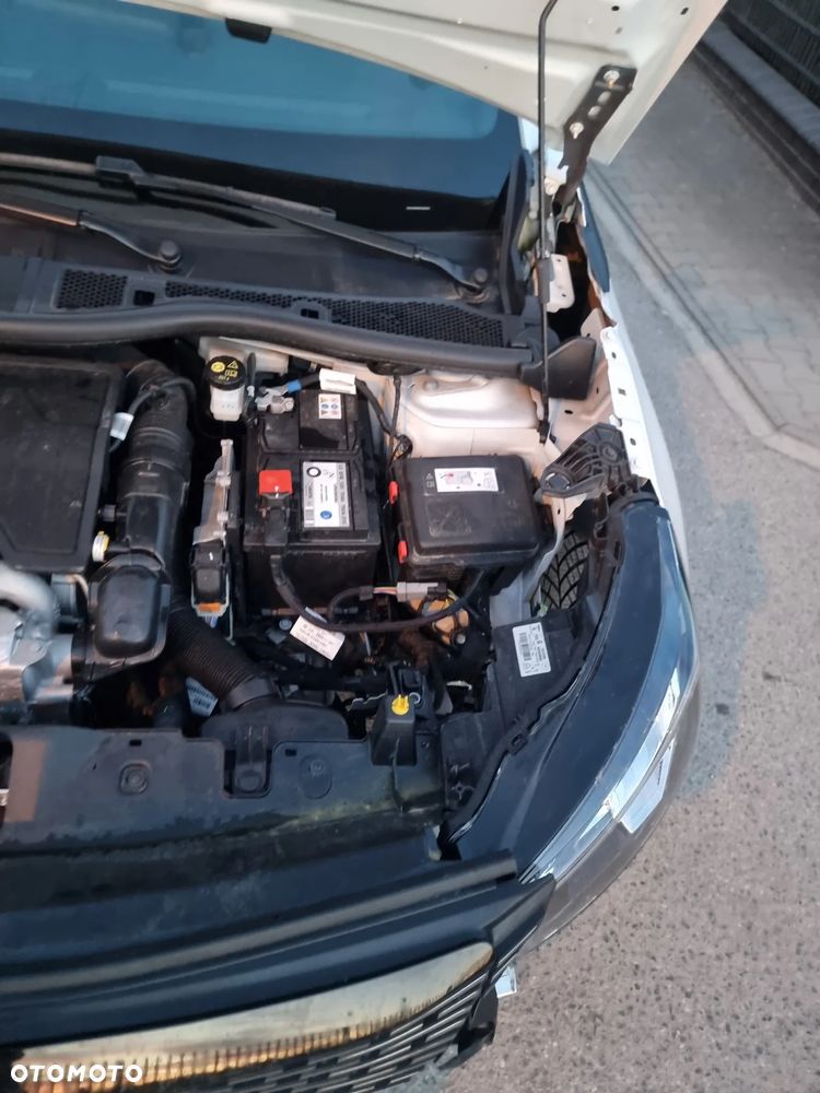 Peugeot 2008 PureTech 100 Stop&Start Active Pack - 17