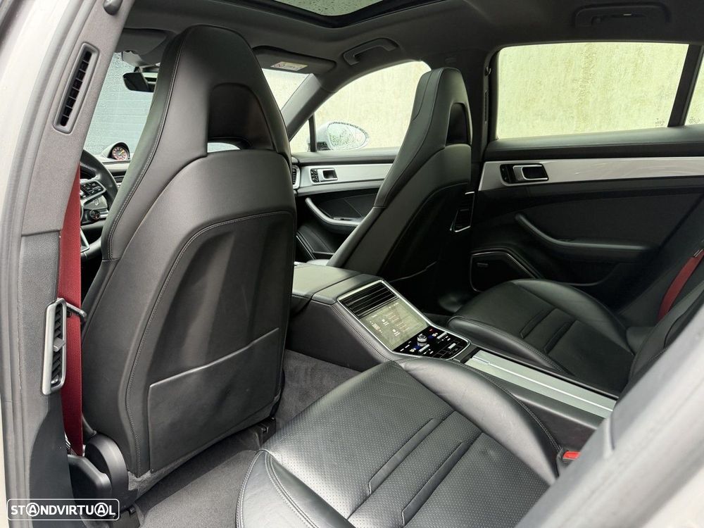 Porsche Panamera 4 E-Hybrid Platinum Edition - 18