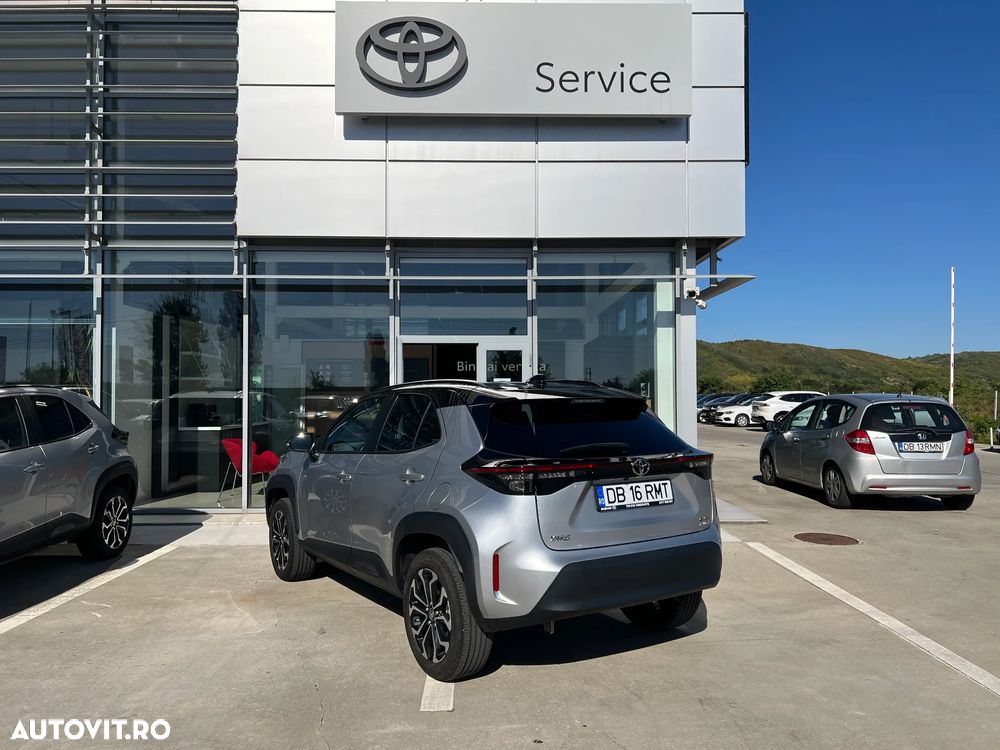 Toyota Yaris Cross 1.5 VVT-i HSD 4x4 Dynamic - 3