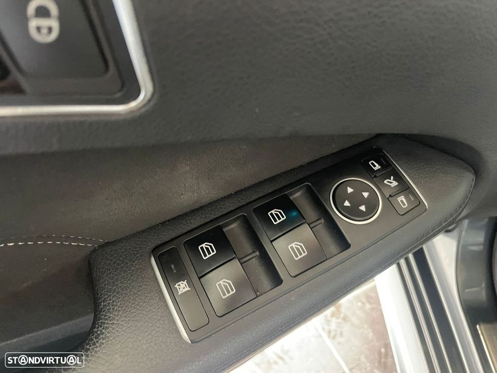 Mercedes-Benz E 300 Bluetec Hybrid Avantgarde - 30