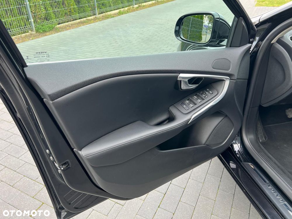 Volvo V40 D4 Geartronic Momentum - 14
