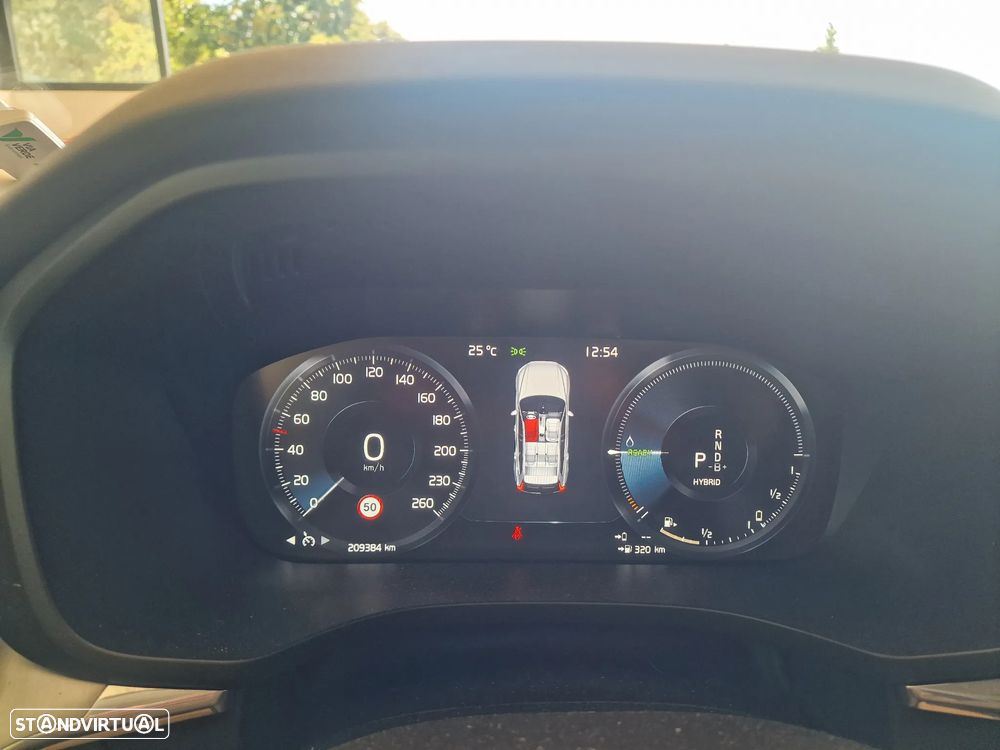 Volvo XC 60 2.0 T8 PHEV R-Design AWD - 11