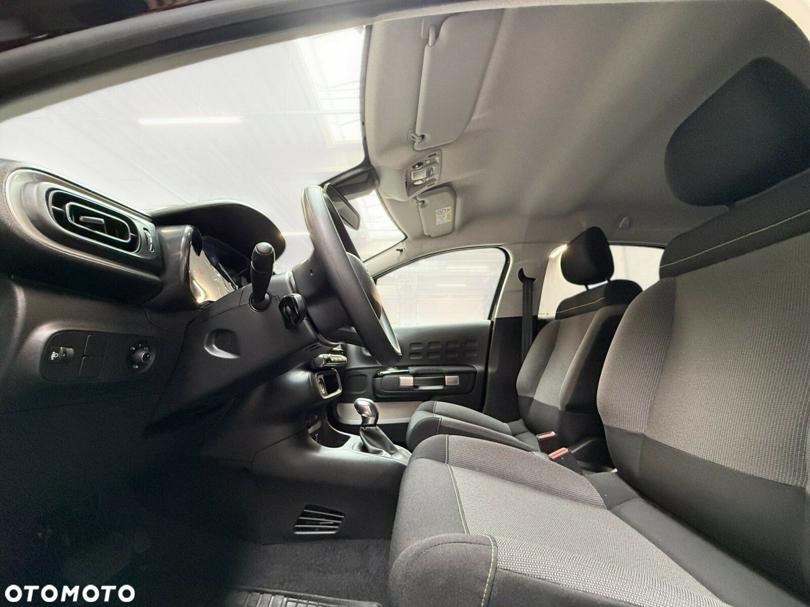Citroën C3 1.2 PureTech Shine EAT6 - 19