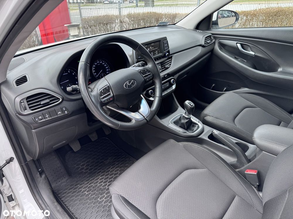 Hyundai i30 1.4 T-GDI Classic + - 8