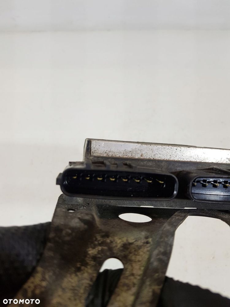 moduł sterownik wtrysków 89871-71010 toyota auris i verso 2.0d d4d - 7