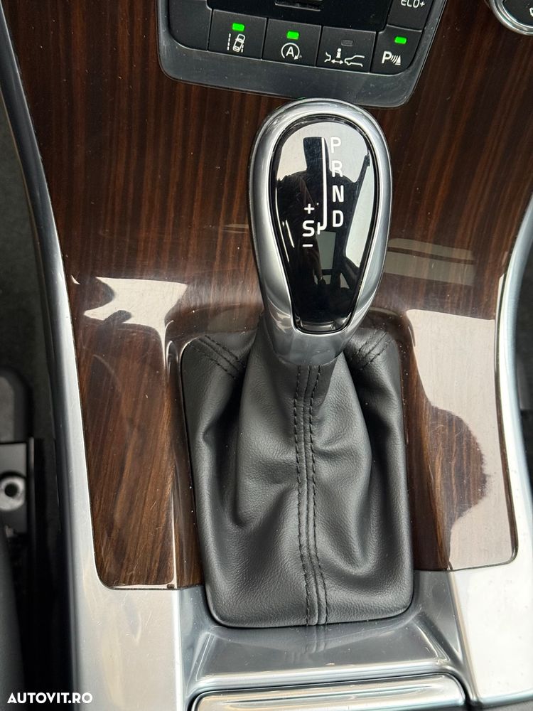 Volvo XC 60 D4 Geartronic Inscription - 17