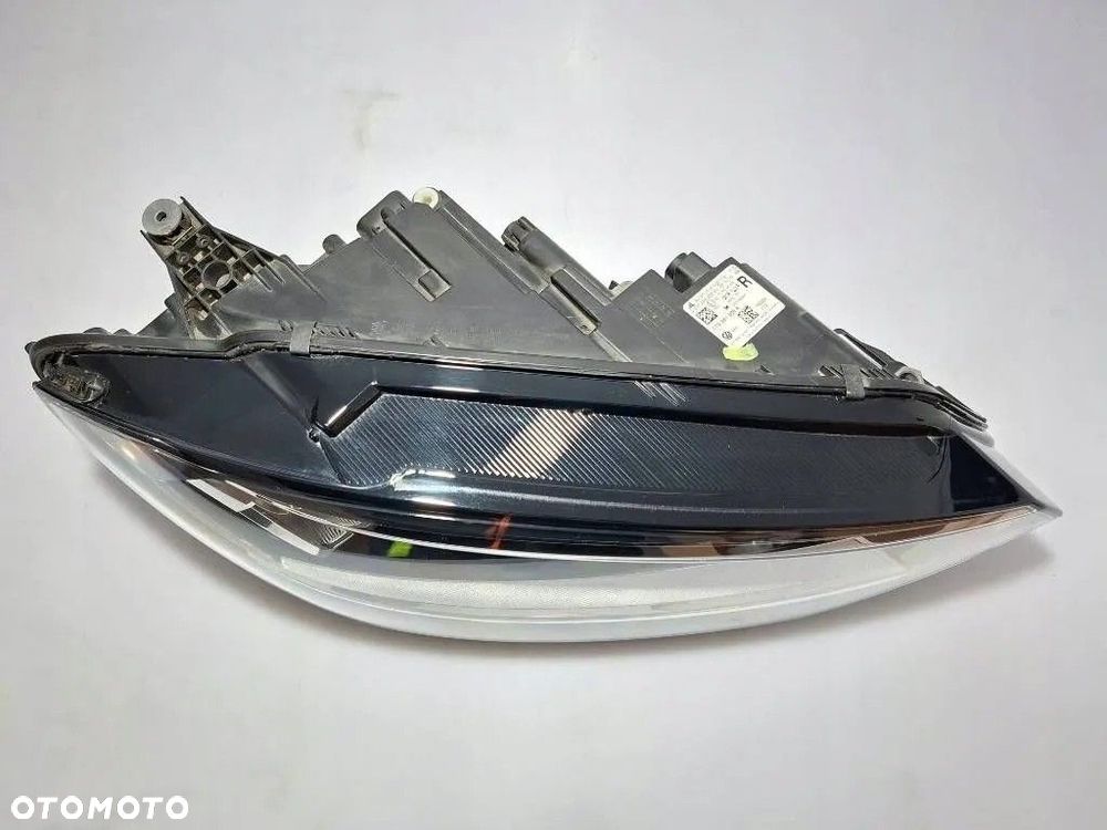 Volkswagen Touran III 2019 Prawa Lampa Reflektor 5TB941006A EUROPA - 3