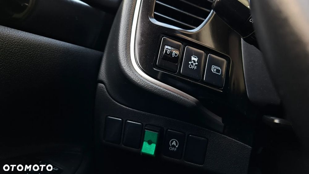 Mitsubishi Outlander 2.0 2WD Inform - 27