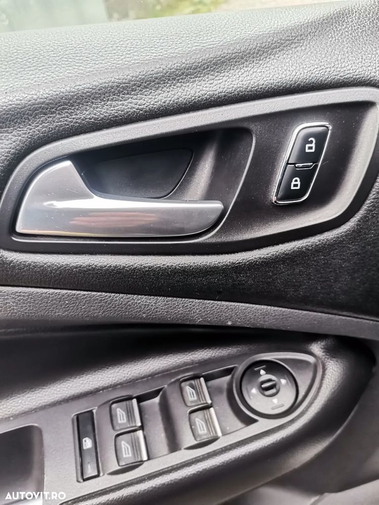 Ford Kuga 2.0 TDCi 4x4 Aut. SYNC - 12