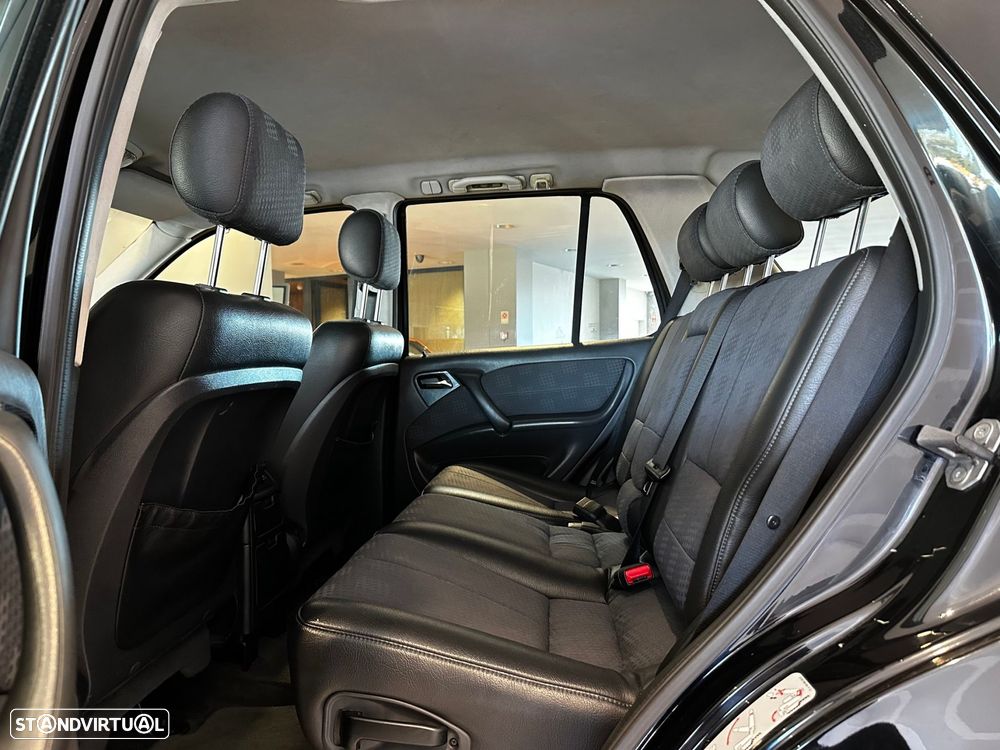 Mercedes-Benz ML 270 - 25