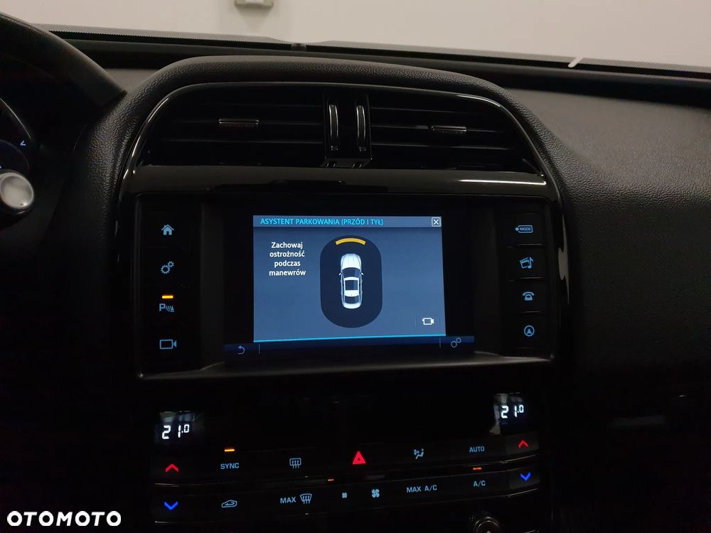Jaguar XE 2.0 D Prestige - 21